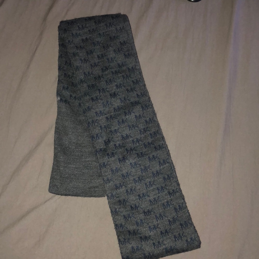 scarf